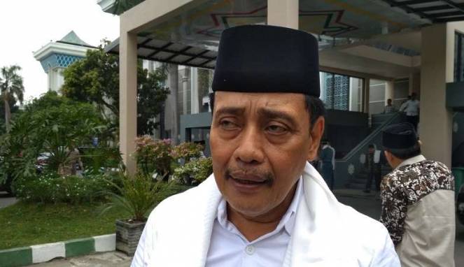 Ketua nu jatim hasan mutawakkil alallah di masjid-al akbar surabaya